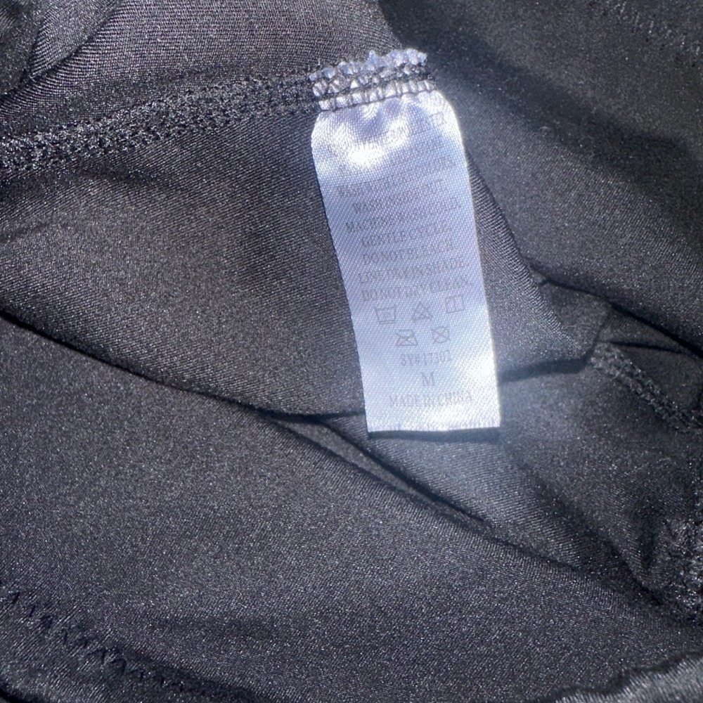 Black High Waisted Athletic Leggings with Side Pockets Size Medium SY#17302 - Picture 4 of 4